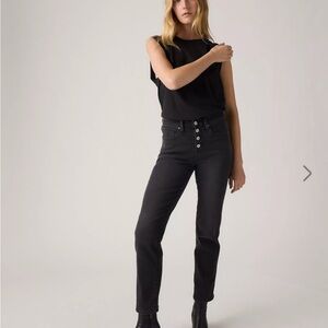 Levi's Women's 724 High Rise straight button fly Jeans